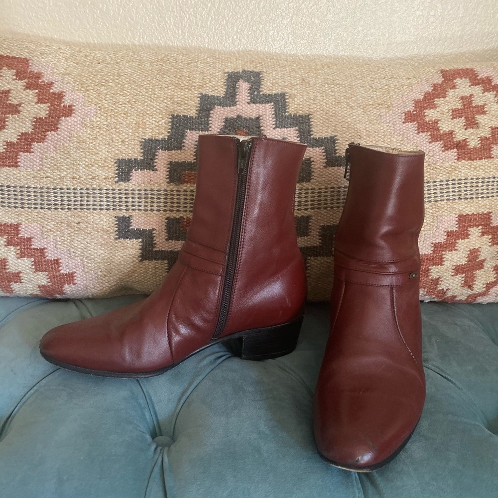 Leather booties size 8- made in mex